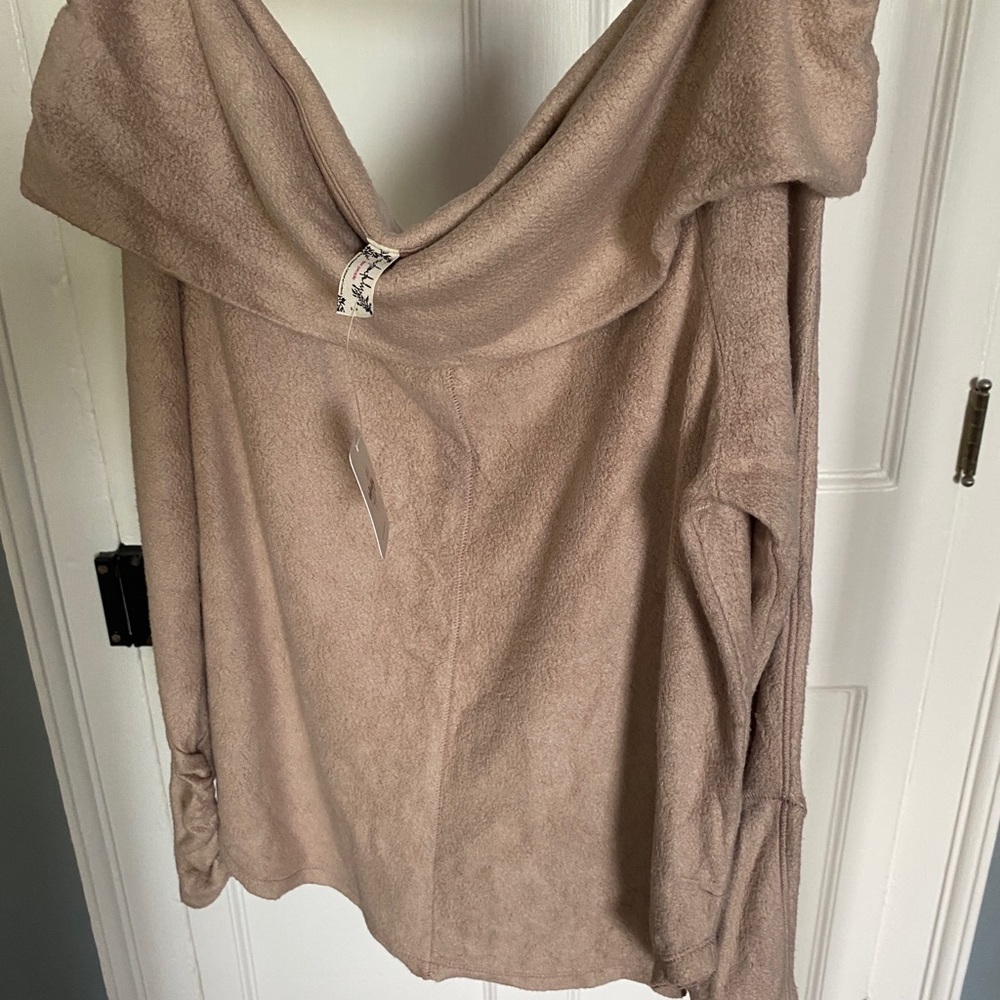 Free People - Cozy off shoulder cabin top - Picture 3 of 4